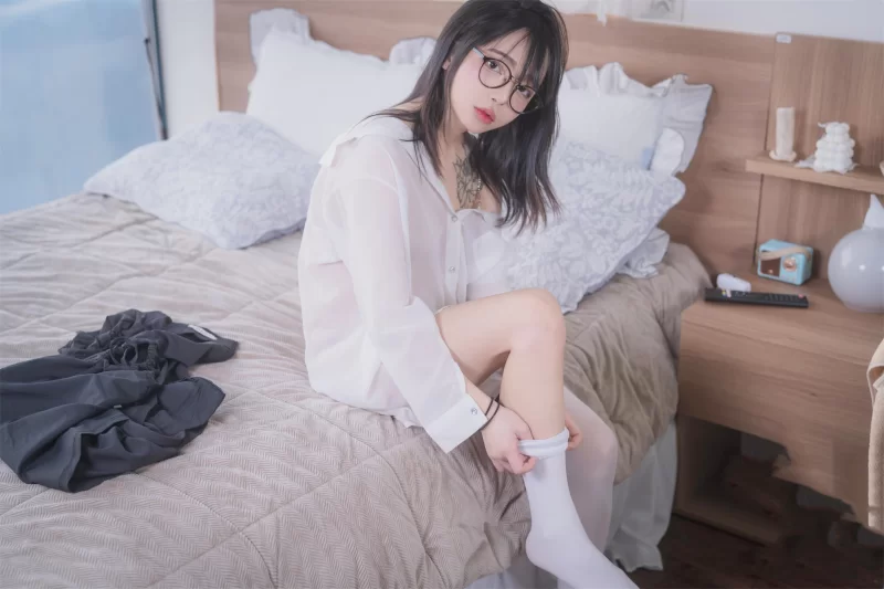 韩系高颜值筒袜美腿反差婊·jelly·Cute girl's xex boudoir