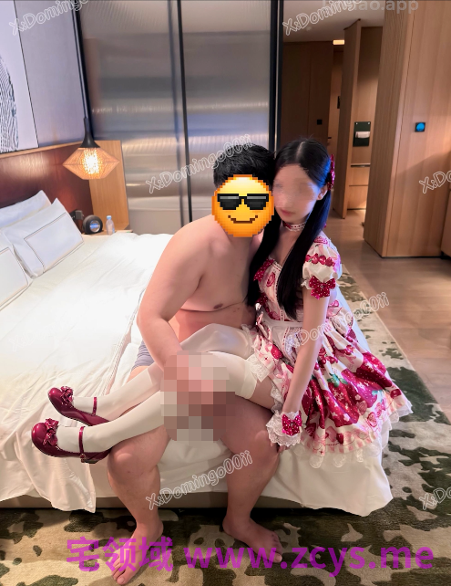 Domingo 女友与230斤巨胖单男记录，巨大的年龄和体型差距！【134m】