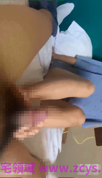 推特网红足控摄影大神「印象足拍」“我以前男朋友其实也很变态，不洗澡，直接把鸡巴塞进我的嘴里”【4v】