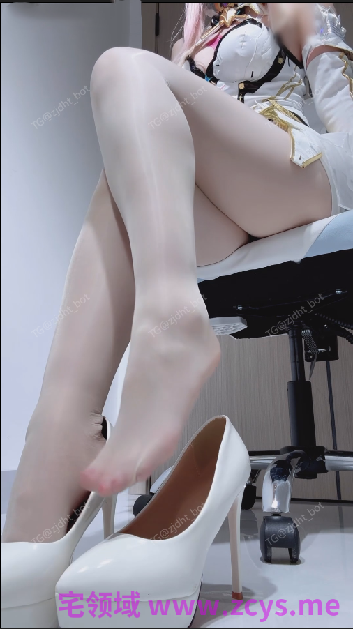 【新-足控】抖音小小苏-爱弥斯 2【1V】【233MBpikpak云盘】