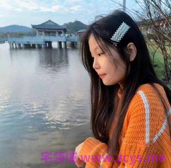 某艺术学院女大，清纯的外表下竟是小母狗，各种啪啪高潮喷水厕所性爱16v7p1.17g