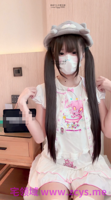 小向喵 1888赞助版双马尾女儿服自慰  【1V 386MB】