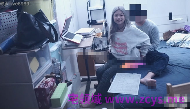 专约极品嫩妹，【jklove6969】，小黄毛辣肤色，屁股撅得高高的，在我胯下疯狂输出，真想每天骑她