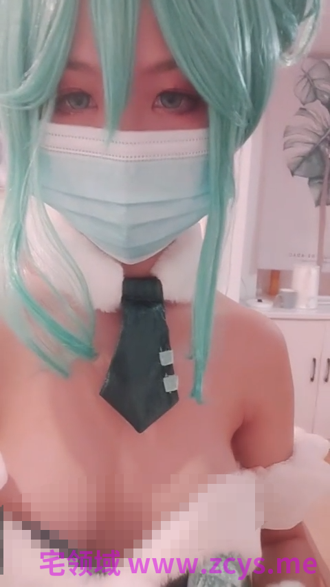 推特福利姬 烟罗罗 不甜 初音未来-兔女郎 水晶肉棒玩具插入小穴 【1V 277MB】
