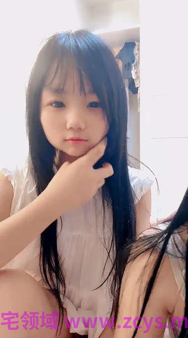 清纯萝莉学妹【刚满十八岁】双姐妹刚成年 完美酮体绝品炮架 近距离特写嫩逼抠逼道具自慰爽【5v】