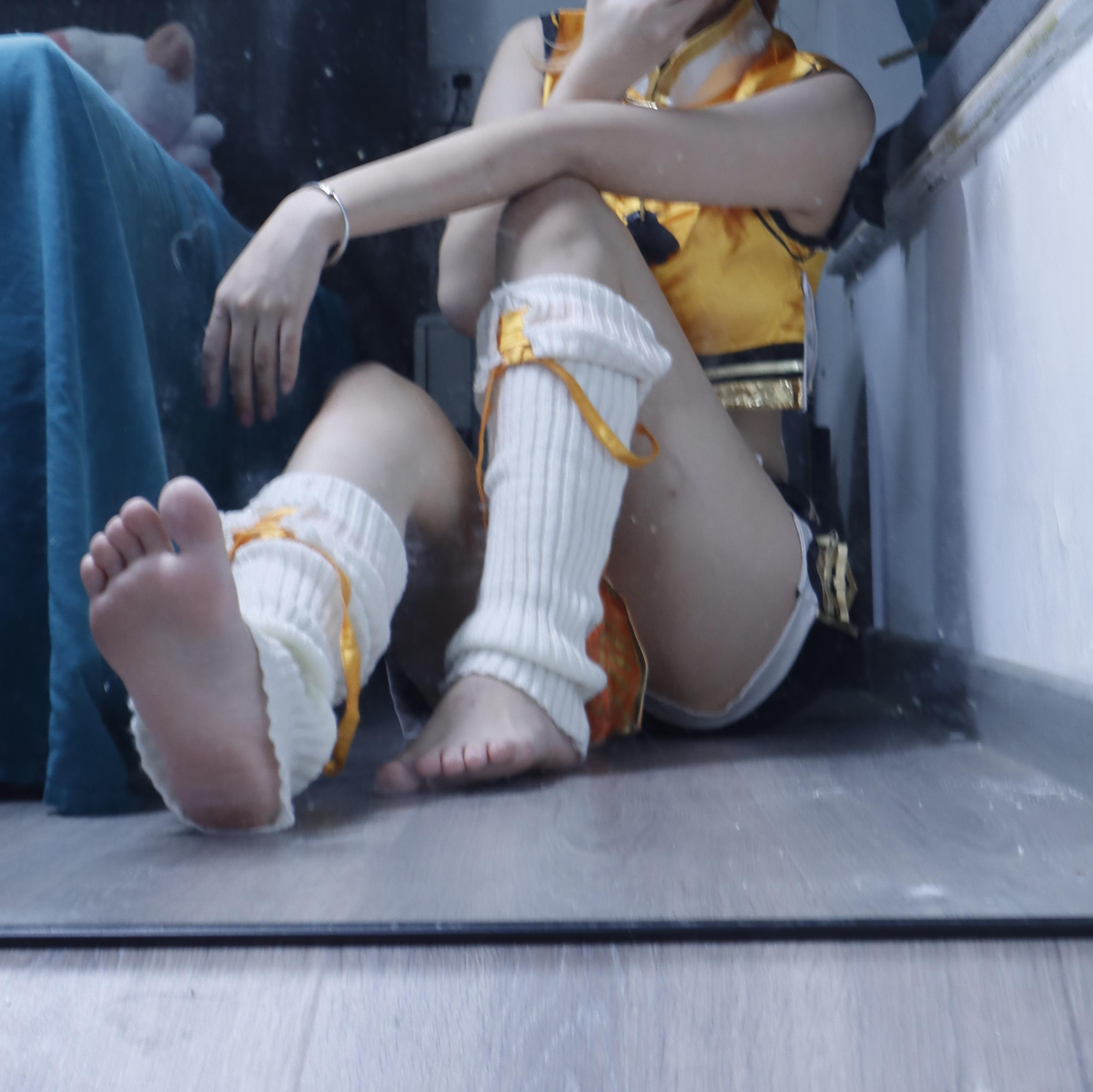 【新】b站up主棍之勇者伊蕾娜-白色吊带裙+姬小满+今汐【139P+1V】【1.26Gpikpak云盘】