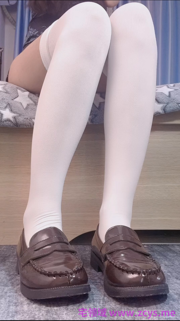 【新-足控】雪崽-旗袍白过膝袜 制服鞋+修女服 白丝 高跟 羞辱【2V】【336MBpikpak云盘】