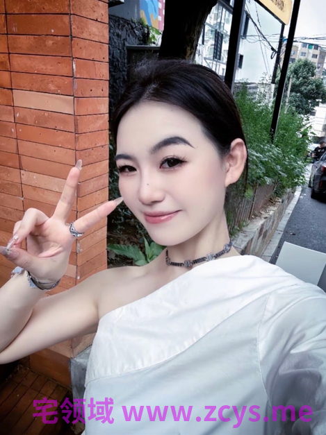 江苏昆山气质漂亮时尚人妻，上床后太反差，扇嘴巴叫爸爸毒龙舔脚露脸调教性爱，无水印原版 33V23p3.07g