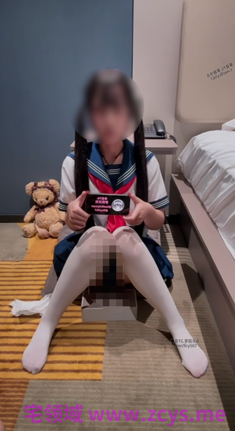 uu小狗 700私定版 新人首次拍摄 白丝jk制服 弹力插m字腿后入视角水晶棒玩具自慰高潮叫爸爸 【1V 375MB】