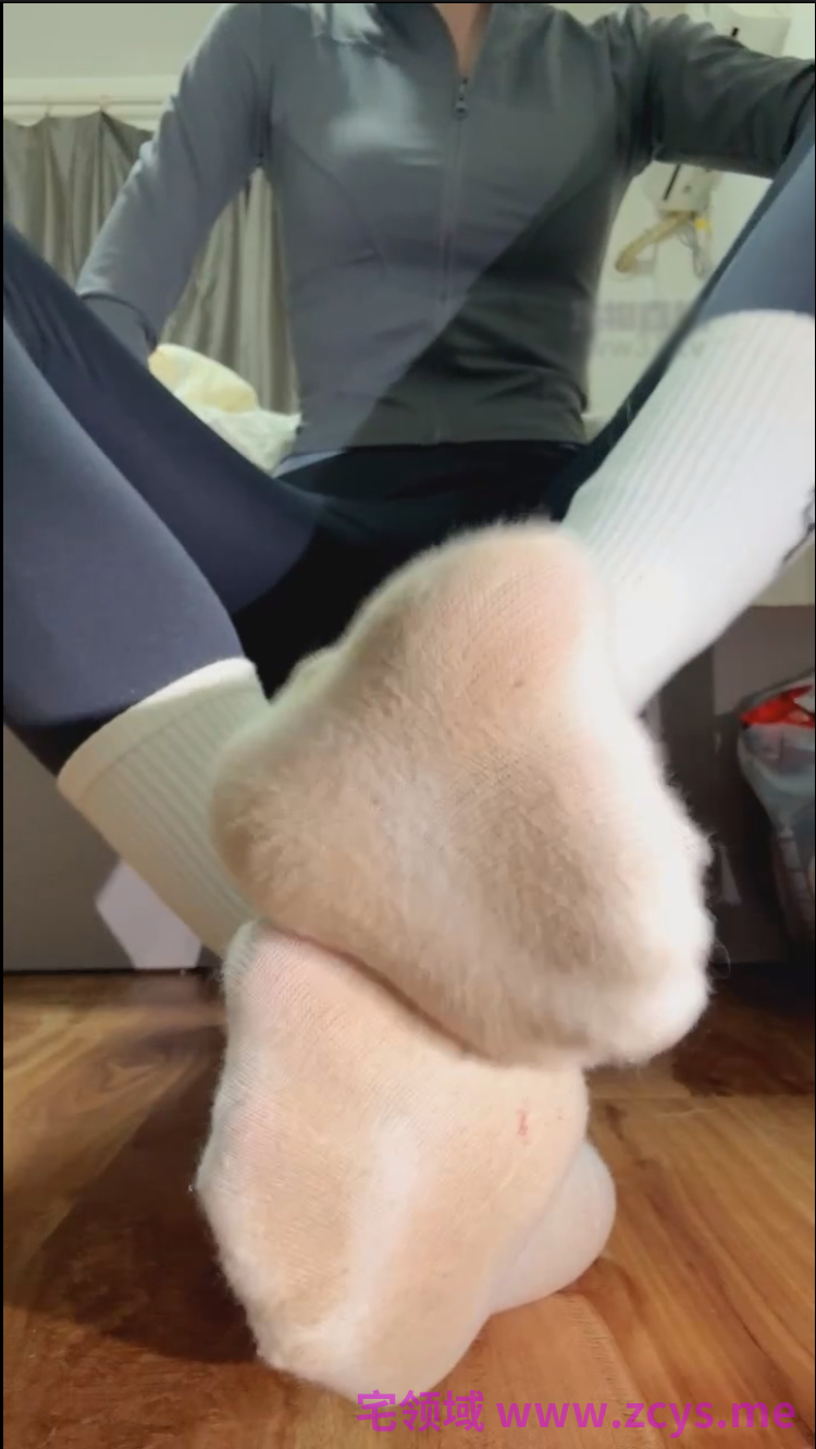 玩物直播观音大人-260528 瑜伽裤脏白袜臀寸训练【1V】【362MB百度云】