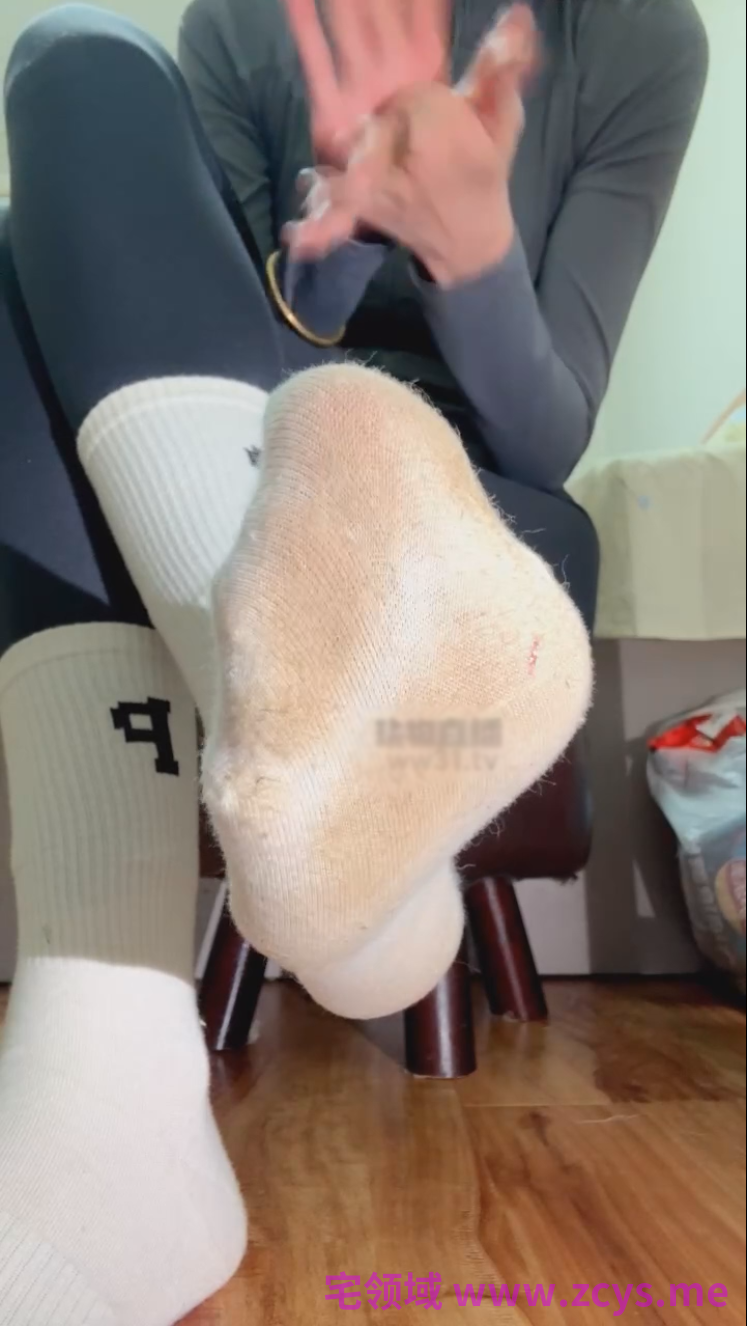 玩物直播观音大人-260528 瑜伽裤脏白袜臀寸训练【1V】【362MB百度云】