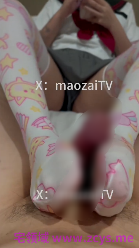 猫崽maozaiTV 推特足控博主专约学生妹足交口交合集原相机 6v100m