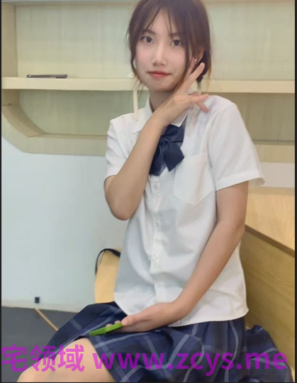 安徽芜湖小情侣同居大玩性爱自拍，情趣装露脸足交射精，技术一流2P384M