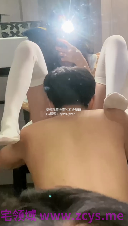 180体育生遇上150的娇小嫩妹，抱起来操！大肉棒塞进她的小穴里面感觉都要撑爆了【451m】