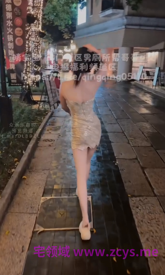 广州顶级骚货颜值女神下海日常「晴宝」热门景区男厕激情裸舞吃口交