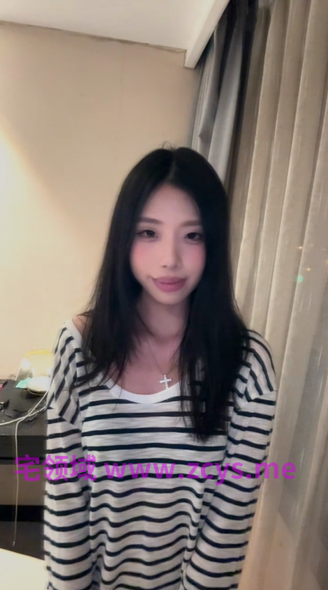 极品少妇跪地含鸡巴 自己摩擦骚穴喊“爸爸我好爽”13v1.34g
