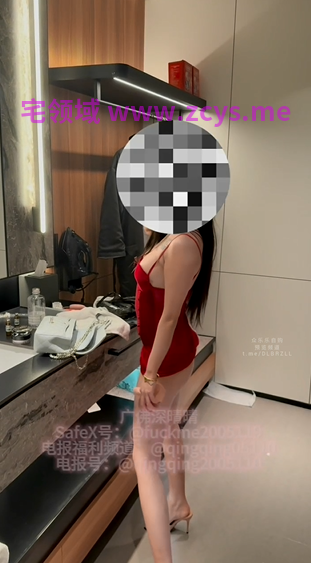 广州顶级骚货颜值女神下海日常「晴宝」酒店啪啪塞着跳蛋从酒店大堂一直走到户外过天桥去对面宵夜露出口爆（4V）