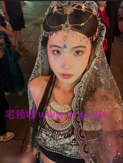 湖南美女露脸性爱图影流出，又嫩又反差，调教的很听话，卫生间搞起来10v12p472m