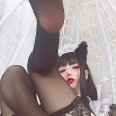 蓝眼发亮