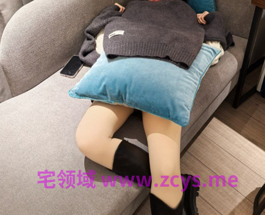 金丝眼镜碎花裙清纯女神形象，想不到私下却是反差小母狗，被包皮男各种玩肏精射29v233p698m
